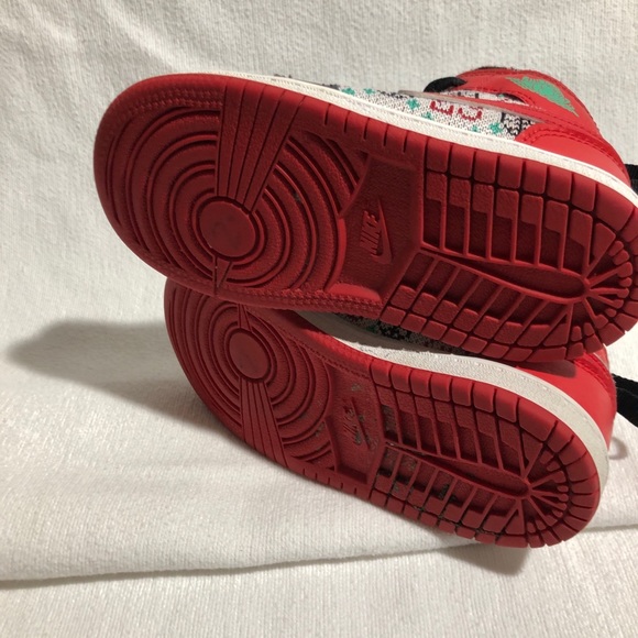 Jordan 1 Mid SE Ugly Christmas Sweater Shoes - Picture 8 of 8